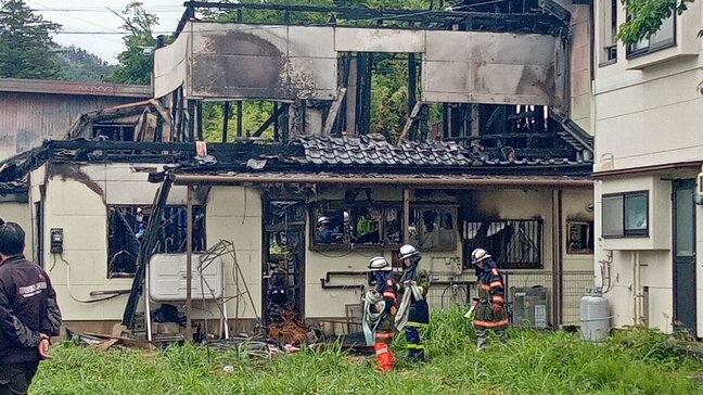 木造2階建ての住宅が焼ける　焼け跡から1人の遺体　68歳の住人女性が病院に搬送　遺体は60代男性とみて身元の確認進める　長野・筑北村|TBS NEWS DIG