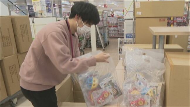 「お買い得な企画をたくさん用意」ポップの掲示や福袋の陳列など　総合スーパーで初売り準備　山梨|TBS NEWS DIG