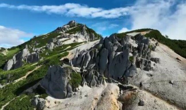 「疲れ切って動けない」北アルプス燕岳 山口県の84歳男性が下山中に行動不能に 救助隊員らが背負って下山|TBS NEWS DIG