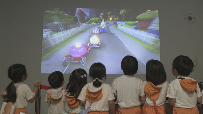 園児たちが描いた車などがレースを展開　大人も子どもも楽しめるデジタルコンテンツイベント　山口県山口市　|　山口のニュース・天気・防災｜tys NEWS｜ｔｙｓテレビ山口