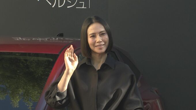 【中谷美紀】大森南朋のエスコートで登場 「大食漢で質も量も求めます」と食へのこだわりを熱弁|TBS NEWS DIG