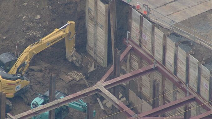 続報「20代男性、重量物の下にいる」北海道倶知安町のホテル建設現場で作業事故　20代男性1人が意識不明で病院搬送|TBS NEWS DIG