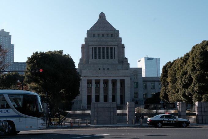 補正で国債増発11兆円台後半、税収上振れでも歳入の過半補う－関係者