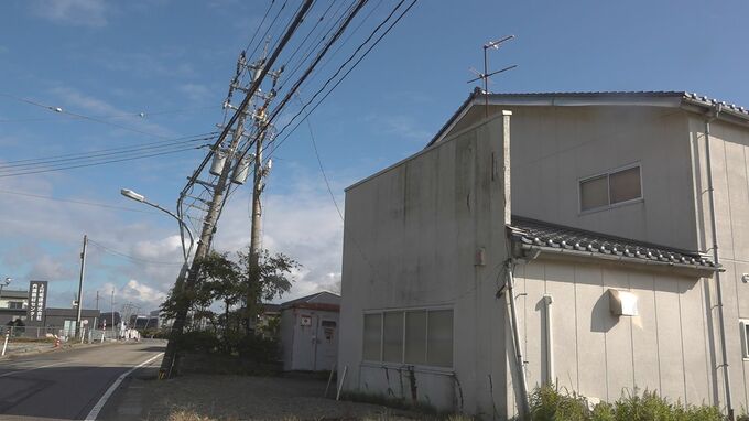 能登半島地震の液状化エリアは要注意！傾いた電柱が接触して出火　石川・内灘町|TBS NEWS DIG