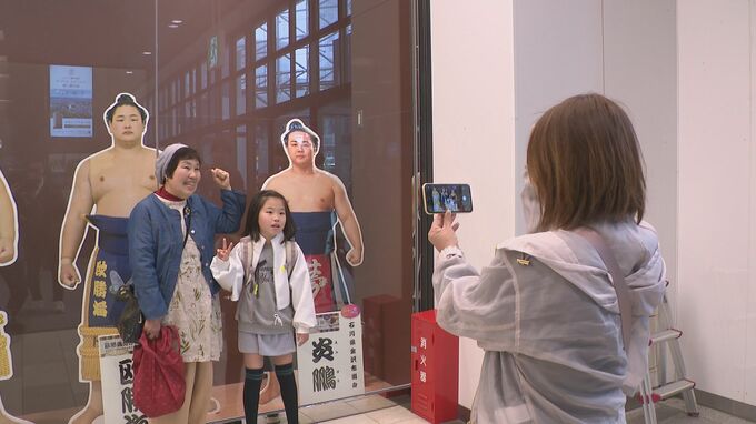 関取に復帰した炎鵬の等身大パネルが金沢駅に再設置 西十両十四枚目として挑む夏場所に期待|TBS NEWS DIG