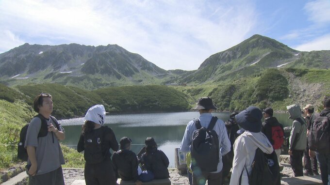 立山黒部アルペンルート　お盆期間の入り込み6万2500人に　「みくりが池越しの立山連峰」若い世代中心に広く認知　富山　|　富山のニュース｜天気・防災｜チューリップテレビ