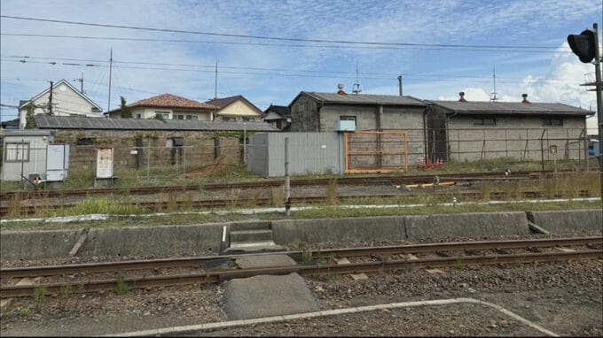 JR車両所内で…廃車予定の381系「旧特急やくも」車両移動中、門扉に接触　8月にもサンライズ出雲車両が381系に接触し損傷　|　BSSニュース | BSS山陰放送