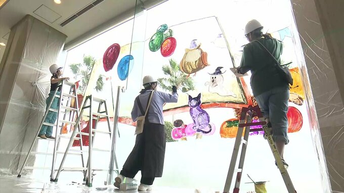 「芸術の秋」瀬戸内海臨むフォトスポットとして期待　Ｇ７サミット開催のホテルでウィンドウアート　地元ゆかりのアーティストが窓いっぱいに「秋物語」を表現　広島　|　RCC NEWS | 広島ニュース | RCC中国放送