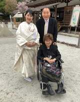 【 宮川大助・花子 】　一人娘・さゆみさん挙式で　笑顔３ショット　「幸せオーラが半端なかったですわ」|TBS NEWS DIG