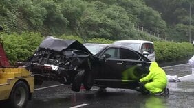 運転手が車を乗り捨て逃走中 横浜市で乗用車など8台絡む事故 5人が軽傷 ひき逃げ事件として行方捜す|TBS NEWS DIG