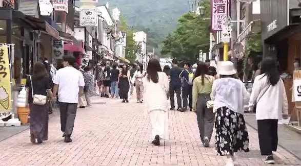 「旧軽井沢銀座通り」これまでトップだった「長野駅前通り」初めて上回る【路線価公表】国内外から観光客多く、年間通して人通り増える…商業地としての価値が上昇したこと要因か　|　SBC NEWS | 長野のニュース | SBC信越放送