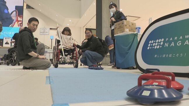 車いすカーリングやアイスホッケーも！パラスポーツ体験イベントを大型商業施設で開催|TBS NEWS DIG