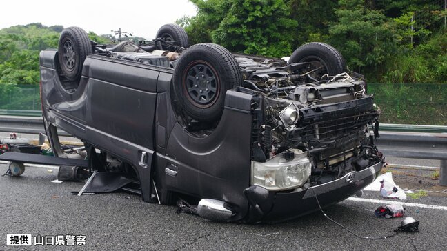ワゴン車がガードレールに衝突　男性（51）が外に投げ出され死亡　男性2人も重軽傷　中国道上り線　山口・下関|TBS NEWS DIG