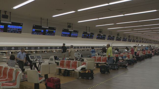 世界最大のボウリング場が1日限定の期日前投票所に「選挙に興味がなかった人が投票しやすい」愛知・稲沢市|TBS NEWS DIG