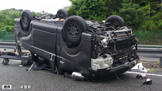 ワゴン車がガードレールに衝突　男性（51）が外に投げ出され死亡　男性2人も重軽傷　中国道上り線　山口・下関|TBS NEWS DIG