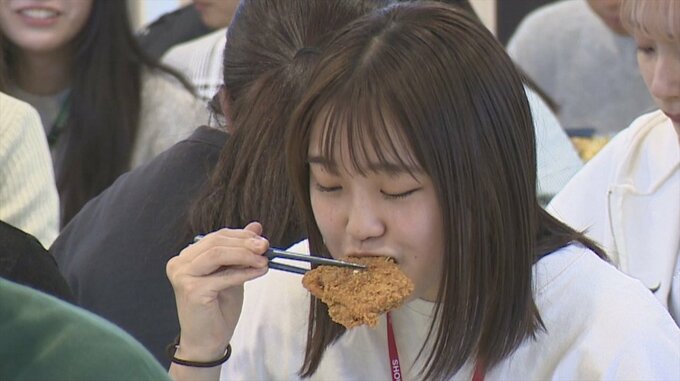 食品ロス削減の取り組み ローソンの人気フライドチキン「Lチキ」 大学の学食で無償提供 山梨・昭和大学 | 山梨のニュース | UTYテレビ山梨