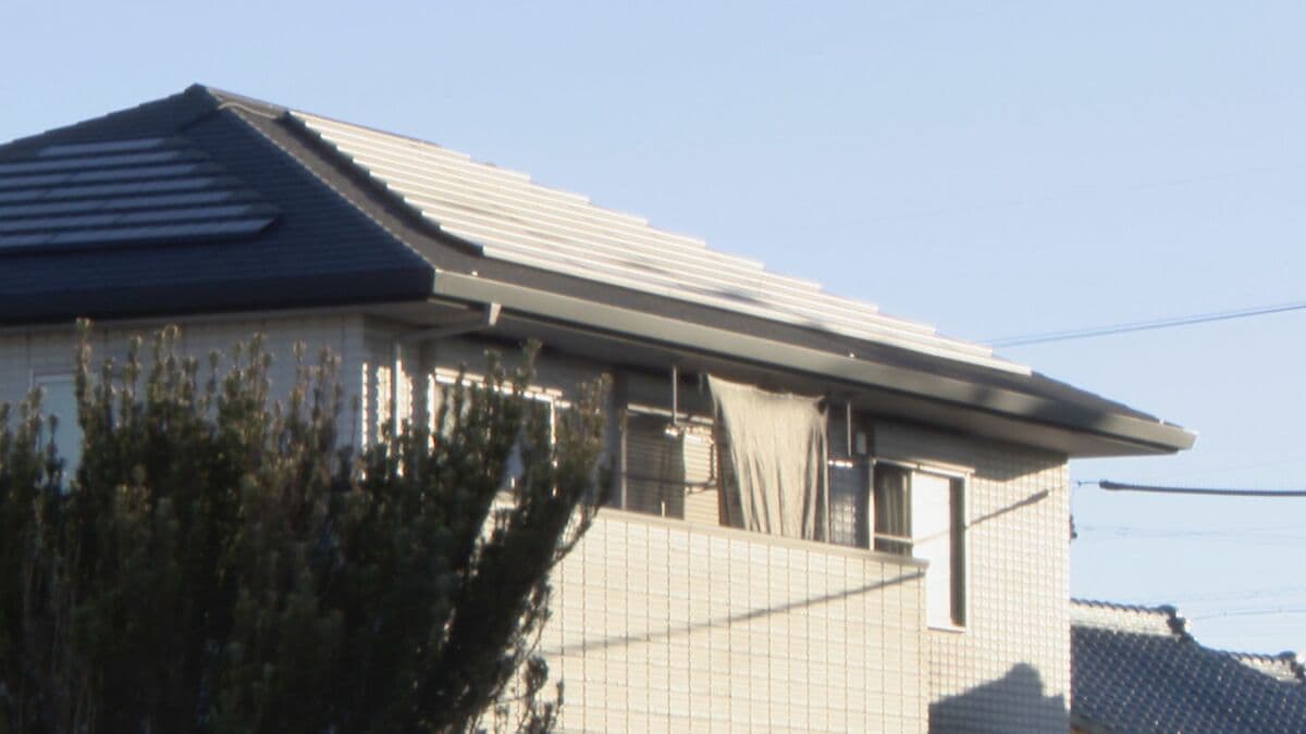 「隣の家が爆発してかなり炎が…」住宅火災で住人2人を搬送 70代女性が心肺停止 愛知・刈谷市