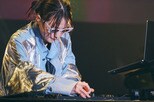 【鞘師里保】「今までのイメージの赤を乗り越えられそう」メジャーデビュー発表 新アー写に込めた想い|TBS NEWS DIG