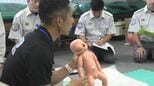 妊婦が自宅で破水し、救急要請が入った想定でシミュレーション　消防職員向け、自宅や救急車の中での急な出産への対応を学ぶ実技研修会　岩手・矢巾町　|　IBC NEWS | IBC岩手放送