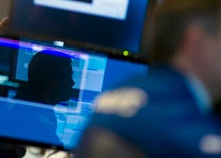 米ヘッジファンド、AIボット活用－人間のアナリストに代わり株式調査| TBS CROSS DIG with Bloomberg