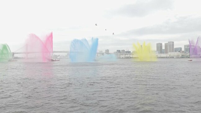 約1万人の観客から歓声…東京消防庁が晴海ふ頭で大規模水上訓練「水の消防ページェント」開催　1分間に7万リットル放水可能な国内最大の消防艇「みやこどり」も登場|TBS NEWS DIG