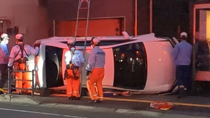 乗用車が歩道上で横転　40代男性が運転、別の車に接触も　鹿児島市西田3丁目の市道|TBS NEWS DIG