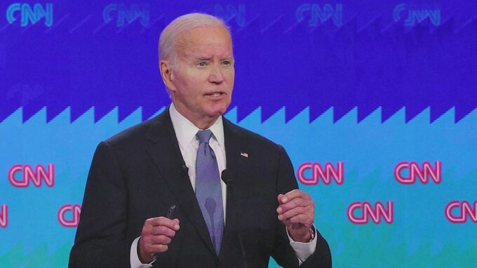 バイデン氏　トランプ氏との討論会で「惨敗」も支持率は維持