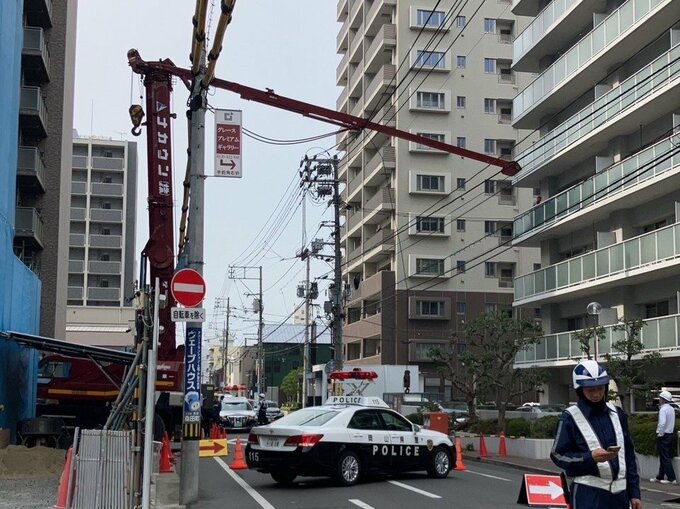 【速報】岡山市中心部の工事現場近く　クレーンが折れ曲がって電線にひっかかる　付近は通行止め　|　岡山・香川のニュース | 天気 | RSK山陽放送