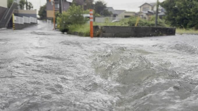 「台風24号」「秋雨前線」の影響で今夜はゲリラ雷雨のおそれ…週末にかけても断続的に雨　土砂災害などに警戒　今後の雨風シミュレーションも|TBS NEWS DIG