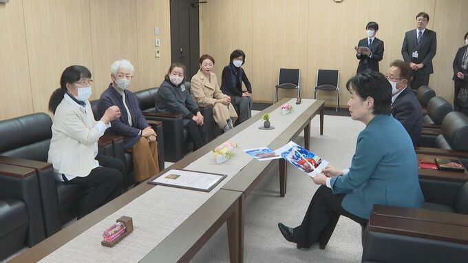 絵画の純粋さや素朴さなどを追求　現代童画展で最高賞の女性　受賞を報告　|　山口のニュース・天気・防災｜tys NEWS｜ｔｙｓテレビ山口