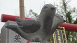 姿を拝むと疫病を逃れられると伝えられる「ヨゲンノトリ」 2体の石像を神社に奉納|TBS NEWS DIG