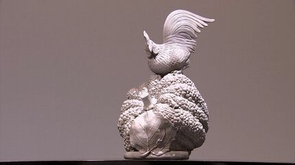 青い備前焼” 作陶生活50年の小西陶蔵作品展 伝統的手法と革新的な技を