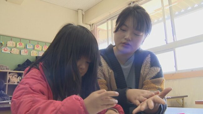「算数の文章問題が楽にできたのでやったーと思いました」 大学生が小学生に冬休みの宿題を教える 甲府市|TBS NEWS DIG