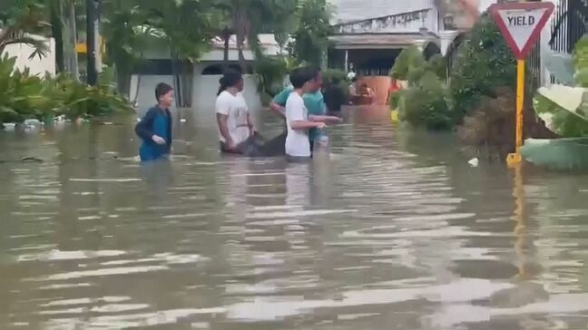 台風25号がフィリピンを直撃 数万人が避難 洪水により車が流されるなどの被害も|TBS NEWS DIG