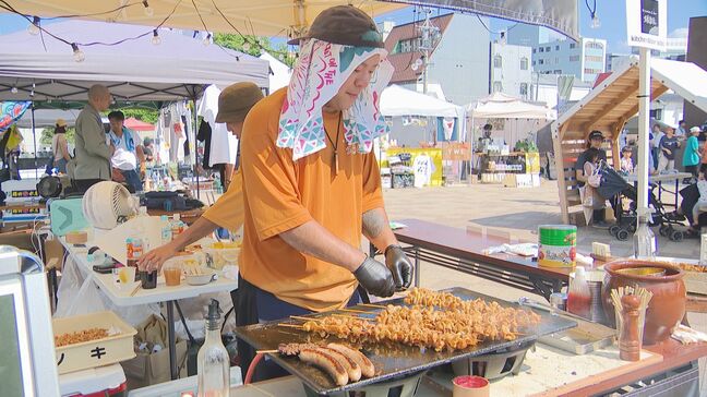 「本当はこの色なんです」イベント出店者のTシャツが汗で… 長野県内7か所で猛暑日・38.1℃も 31日も厳しい暑さに|TBS NEWS DIG