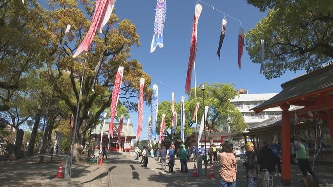 子どもたちの健やかな成長を願い　端午の節句を前に「こいのぼり」　大分市の神社で地域住民らが飾り付け　|　大分のニュース｜OBS NEWS｜大分放送