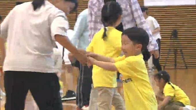 親子でからだを動かしスポーツの楽しさを体感するイベント「あそビバ！」が岡山市で開催。|TBS NEWS DIG