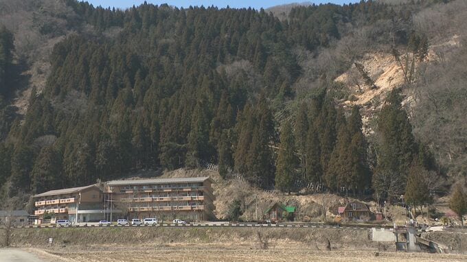 高齢者施設そばでの地すべり 今も1日最大で3.7ミリ動く中入所者は帰れず 解消のめどは見通せず施設側は“一時帰宅”への配慮などを石川県に求める|TBS NEWS DIG