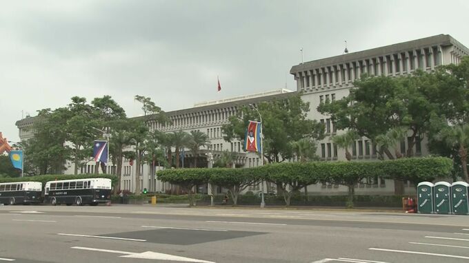 「台湾頑張れ」と書かれたグッズを中国人男性が強奪か 台湾外交部が「暴力行為、言論の自由侵害」と非難コメント