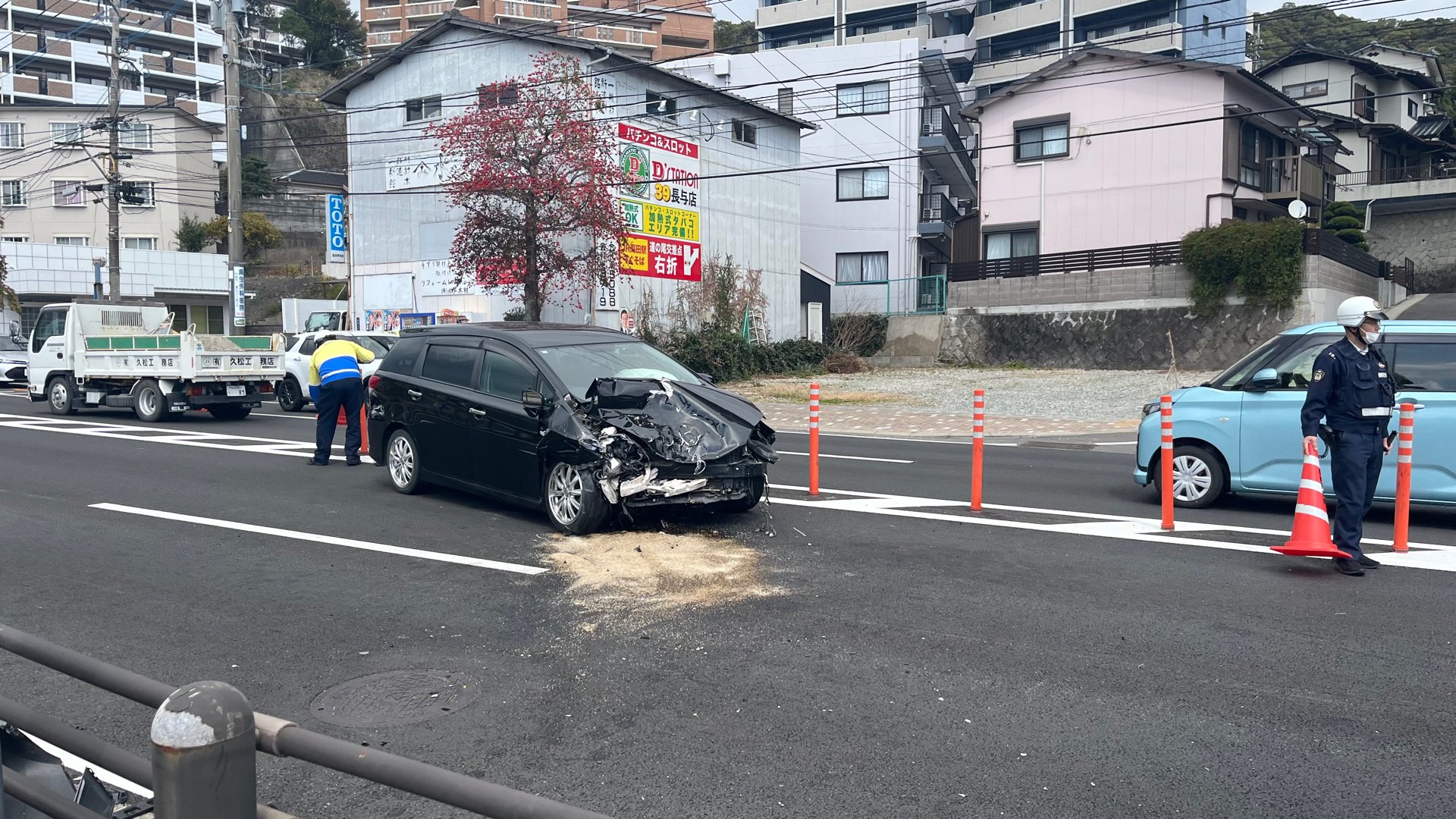 画像あり】長崎市赤迫国道206号で衝突事故 男女2人搬送 車はフロント