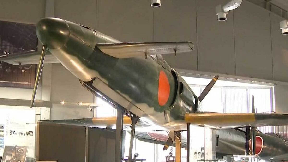 幻の戦闘機「震電」新たな映像公開 機体の前で神事 80年前に撮影 焼却免れた貴重な図面も 大刀洗平和記念館に寄贈 福岡 | TBS NEWS ...