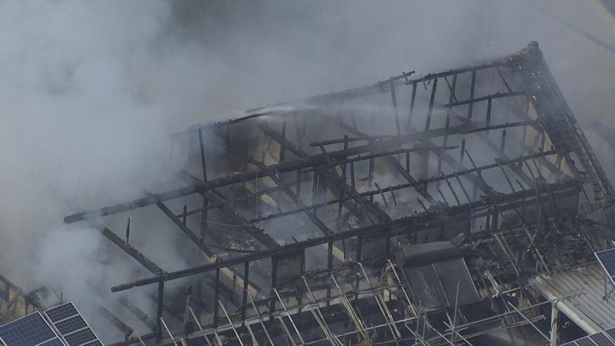 ｢爆発して燃え上がっている｣ 住宅が立ち並ぶエリアで火事 けが人なし 北名古屋市