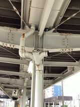 ＪＲ古賀駅で鉄管などの雨樋がホームに落下　緊急点検でほかにも腐食確認　けが人なし|TBS NEWS DIG