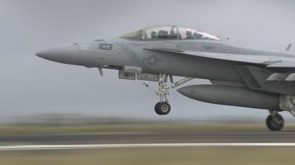 アメリカ軍空母艦載機 硫黄島でのFCLP終了 | TBS NEWS DIG