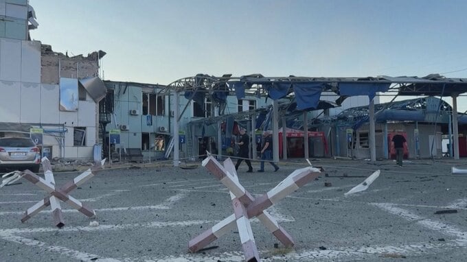 ロシア軍がウクライナのバスターミナルを攻撃　19人が負傷|TBS NEWS DIG