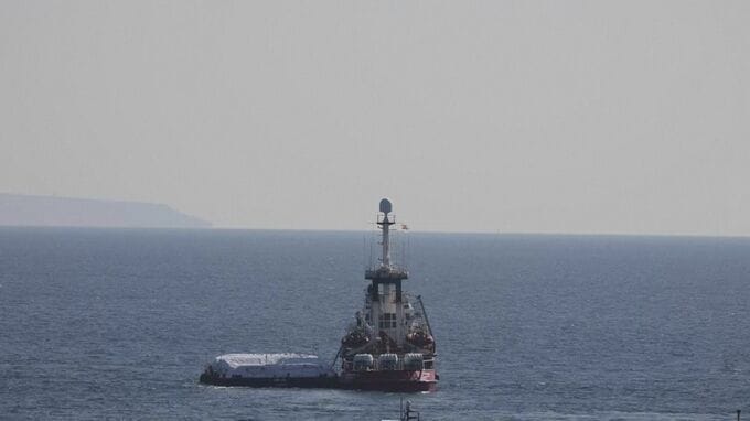 ガザへの“海上回廊”　食料支援船が初めて出航