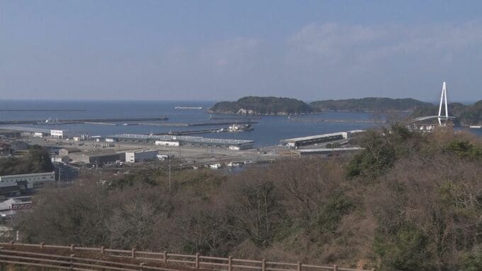ミニボートで日本海の沖合で釣り…船尾部分から空気が漏れ、沈み始める　海上保安部が救助　ミニボートは5年前から使っておらず、経年劣化が原因か　船体の継ぎ目部分が劣化して空気漏れ|TBS NEWS DIG