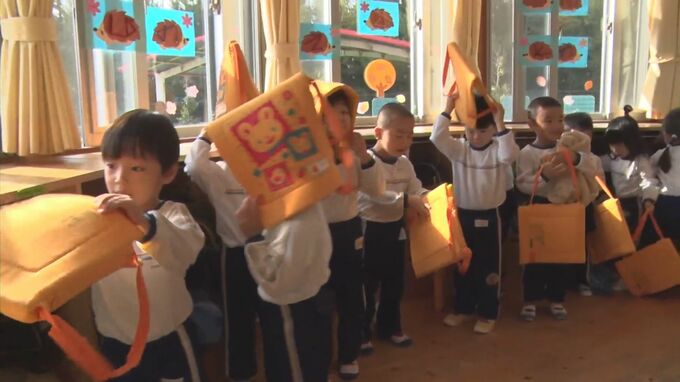 防災頭巾かぶり　園児が火災避難訓練　|　BSSニュース | BSS山陰放送