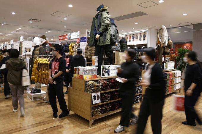 ファストリ、新入社員の初任給を33万円に引き上げへ－10％増
