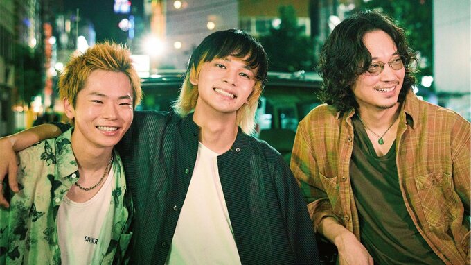 【 北村匠海＆林裕太＆綾野剛 】釜山国際映画祭 “最優秀俳優賞” 受賞　映画「愚か者の身分」　綾野剛「光を追い続けた裕太くんが輝かしい場所に立つことは “胸に来る” 」|TBS NEWS DIG